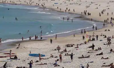 Australia’s East Coast Faces Record-Breaking Warmth and Strong Winds