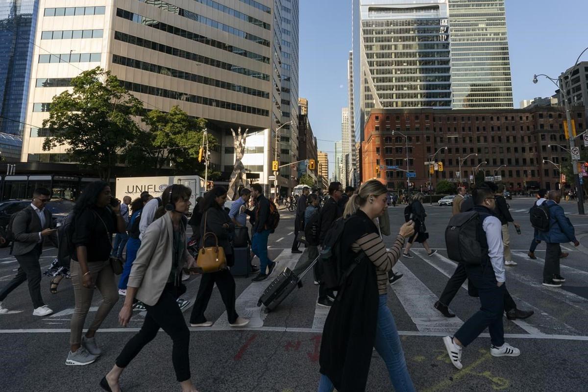 Canada's Q2 Economy Surges Past Expectations, Yet Rate Cuts Still Likely