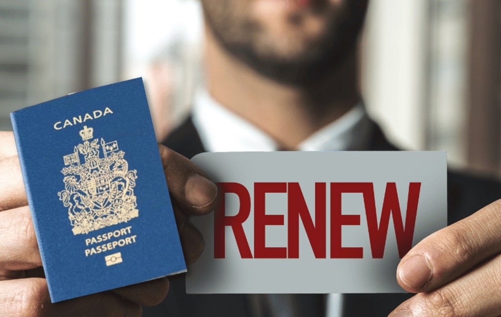 Canadians Waiting since 2013 for Online Passport Renewal