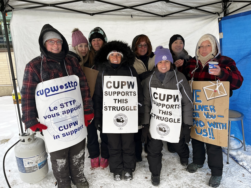 Canada Post Laying Off Striking Postal Workers