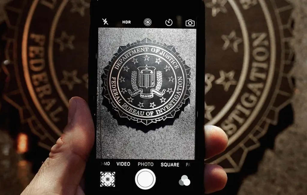 FBI Warns iPhone and Android Users to Stop Texting