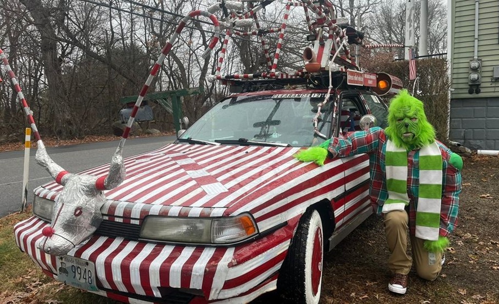 Man Creates Candy Cane Car Spread Christmas Cheer