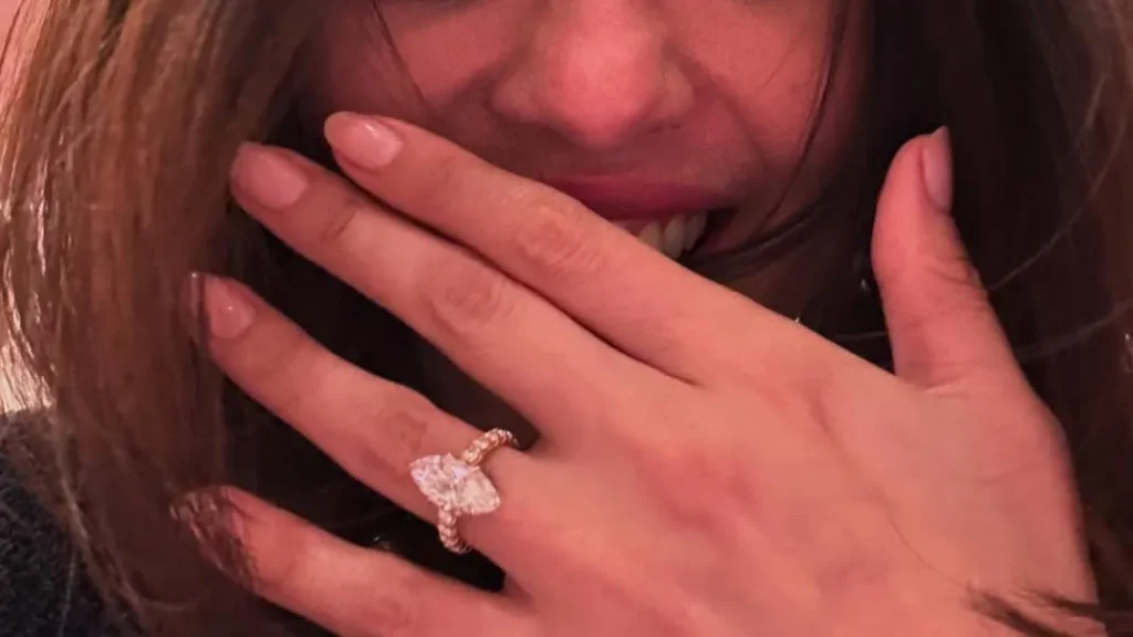 Selena Gomez reveals a stunning engagement ring