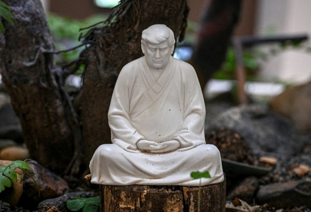 Zen-like Trump Statues